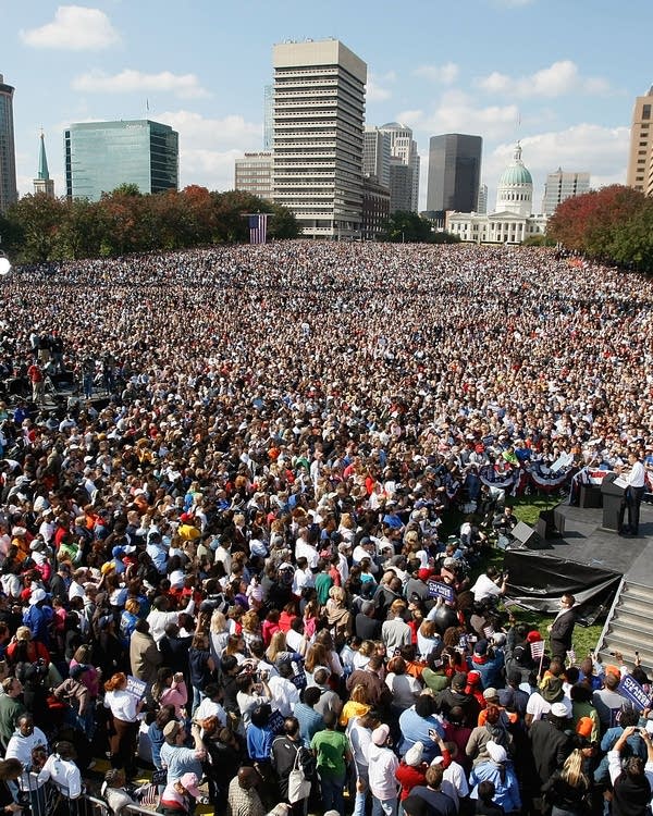 Hey all you MAGAt fuckwits: Trump got 3500 nazis to show up to his rally in the Bronx today. Here's Obama in the Bronx in 2008. Suck it losers: