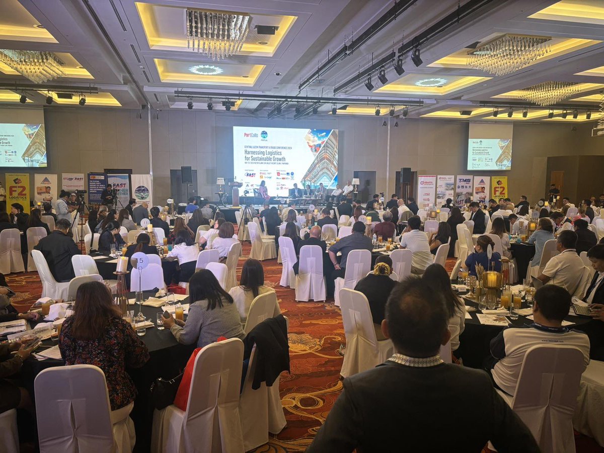 F2LogisticsPh's tweet photo. F2 Global Logistics, Inc. supports The Central Luzon Transport and Trade Conference 2024 with the theme: Harnessing Logistics for Sustainable Growth.
#F2Delivers
#LetsMoveNow
Photo by: Portcalls https://t.co/w75yv5HLjE