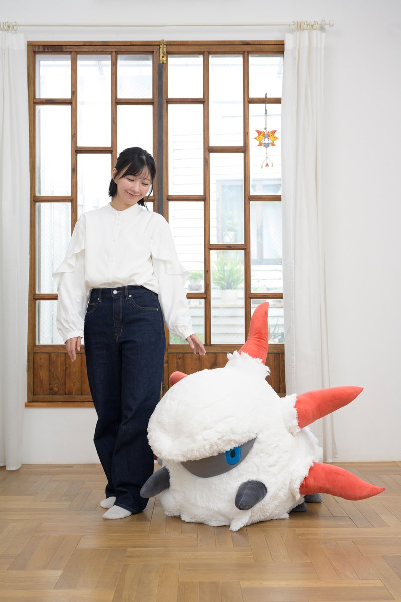 A life-size Larvesta plush has been announced. It's adorable.