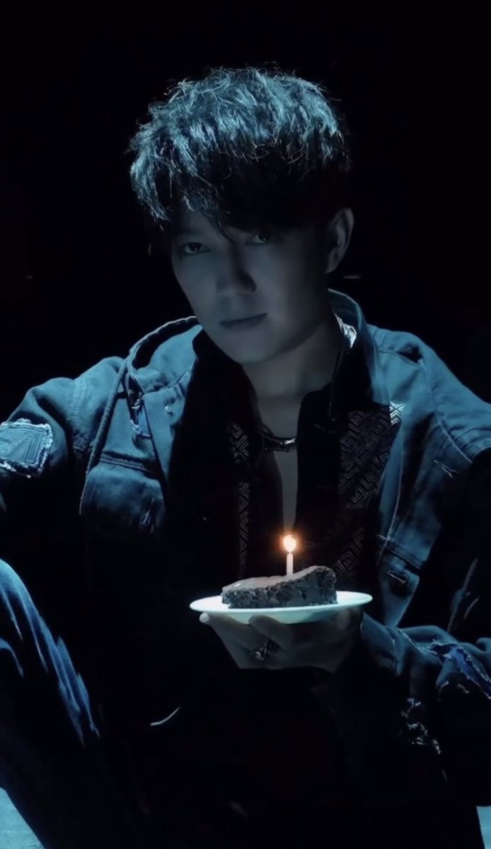 Gaby_FMP's tweet photo. Dimash in Turkey, a first birthday celebration 🥳🎁🎈🎊🎊🎉

#WhenlveGotYou
#SmokeByDimash
#Dimash

#DimashQudaibergen  on #Spotify &amp; #YouTube 🎧🔥

©️RAMS Global 

🕊

#HappyBirthdayDimash💝

#StrangerWorldTour    
#DimashConcertIstanbul
#Concert 

@dimash_official https://t.co/46P7GDFEwp