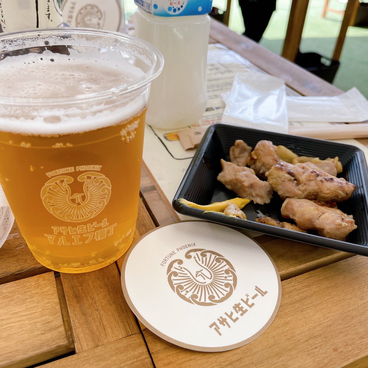 yuta_man7's tweet photo. 前橋中央広場で昼から飲酒！

#日本のみなさんおつかれ生です https://t.co/hhFR2WLHuV