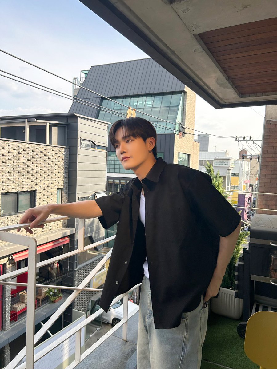 BDU4official's tweet photo. [📷]

B.D.U 💛 B.U 삐유 귀엽다 잘 부탁해요 🍀

#BDU #비디유 #SEUNGHUN #승훈 #スンフン #삐유 https://t.co/qit8ceA8Ss