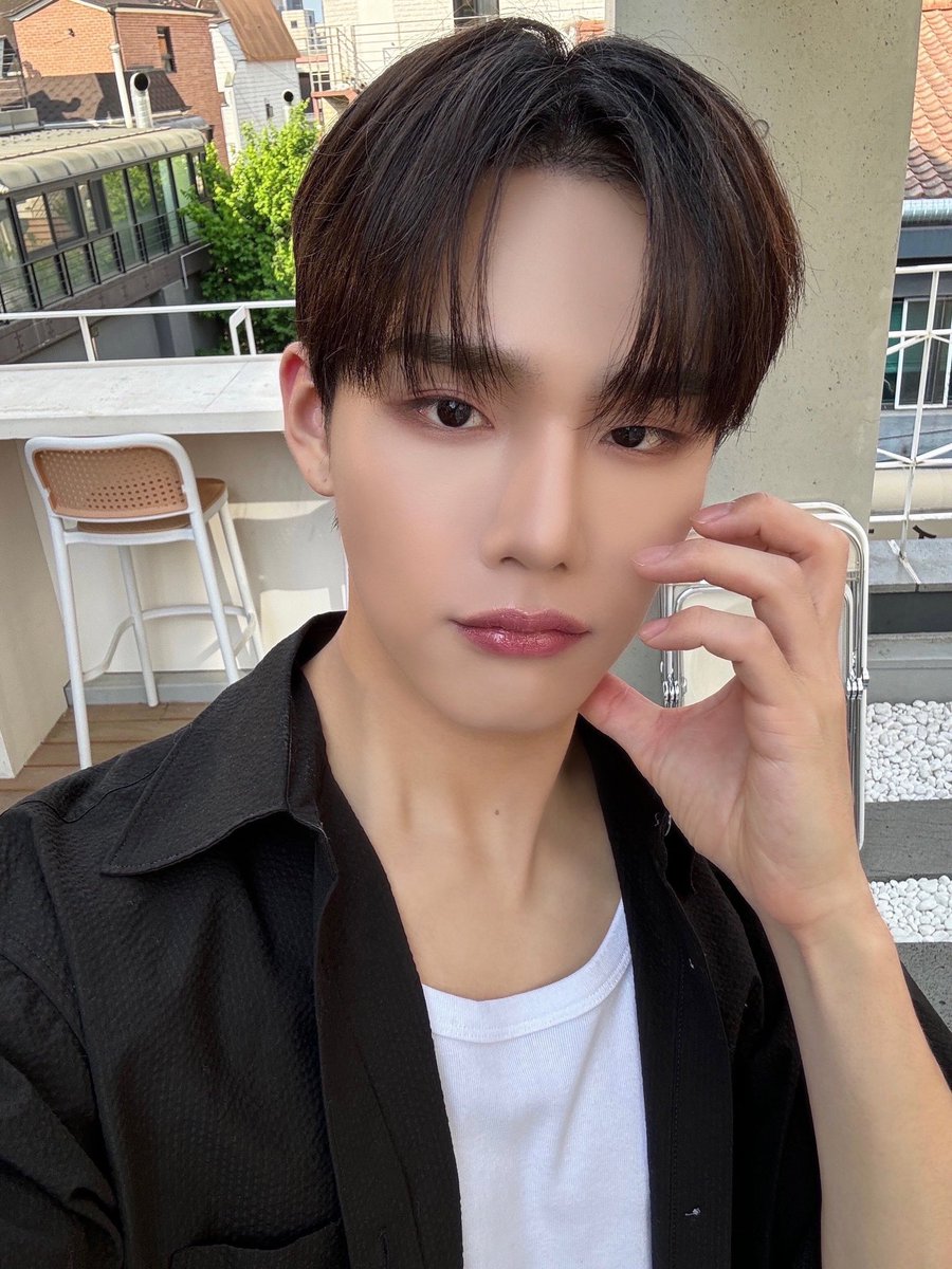 BDU4official's tweet photo. [📷]

B.D.U 💛 B.U 삐유 귀엽다 잘 부탁해요 🍀

#BDU #비디유 #SEUNGHUN #승훈 #スンフン #삐유 https://t.co/qit8ceA8Ss
