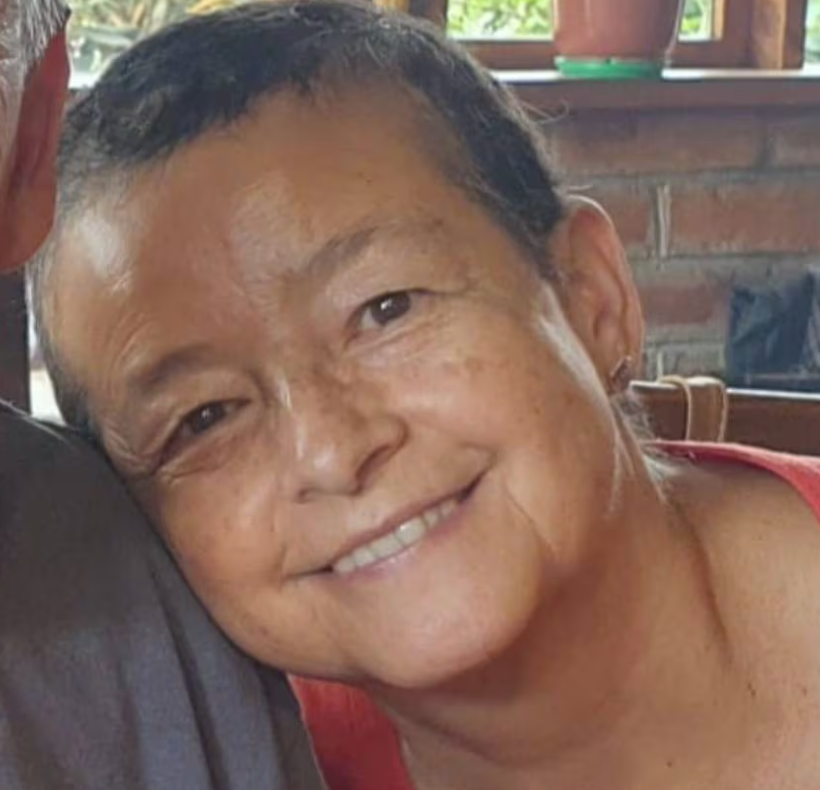 lahistoriaec's tweet photo. Misterio en Los Chillos. Ivonne Platzer, de 62 años, fue vista por última vez cuando sacaba la basura de su casa. Eran las 08:00 de este jueves, 23 de mayo, en el sector del Valle de Los Chillos. No hay rastros de ella. #Quito https://t.co/N6NcU8NKQh