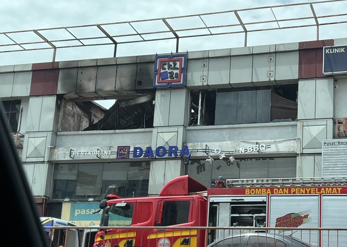 DatoOyama's tweet photo. デサスリのDAORAE(韓国焼肉)爆発する😱 https://t.co/YOhkEzD2gq