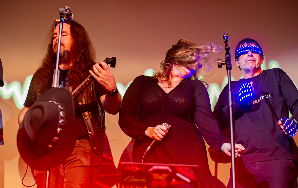 BuildStuffConf's tweet photo. 🎶 Party like a developer pro at #BuildStuffConf's epic afterparty! 🎉 Get your groove on with music, networking, and endless fun! 🔥#DeveloperLife #Devparty
🎟️Secure your spot now: https://t.co/hVNv4sglU5 https://t.co/v9kP8RsWGy