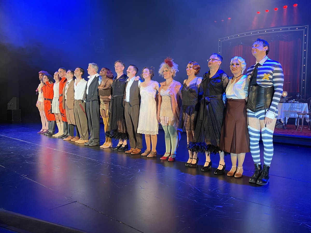 No es pot negar que #ElsCriminalsTNC a la Sala Gran del <a href="/teatrenacional/">TNC</a> té un repartiment i una posada en escena espectacular.