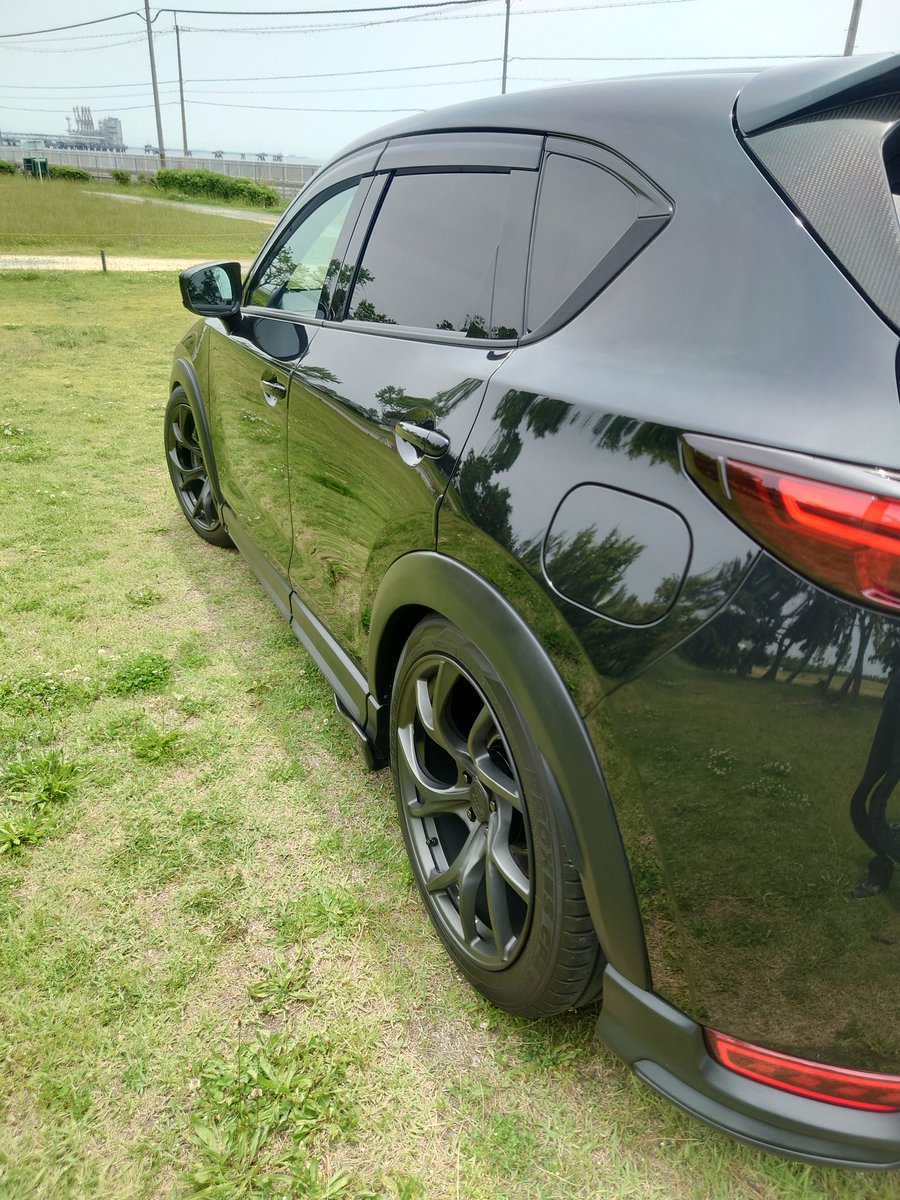 cx5black's tweet photo. 月曜日にkamikazecollectionのオーバーコートセラミックしてから洗車無しで埃乗ってますが良い艶感✨
#kamikazecollection https://t.co/h8nqbdMY7I