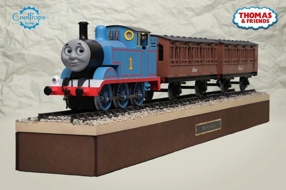 ej_mcnutt's tweet photo. Even though this cool replica is like, a thousand dollars, I still want one of these! It looks so cool! 😃 https://t.co/UkgJ52GvpX