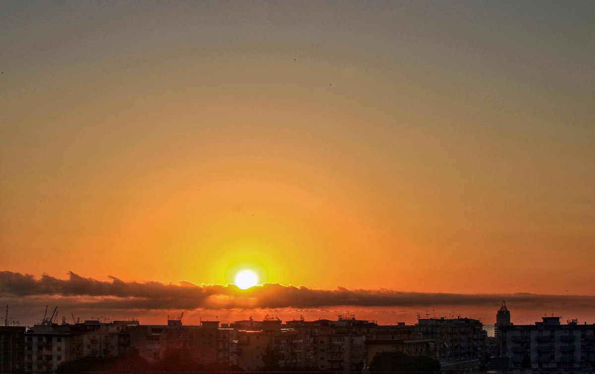 #Palermo #Photo #Sicilia #sunrise #photooftheday #photoshoot  #StormHour #MySicily ❤️