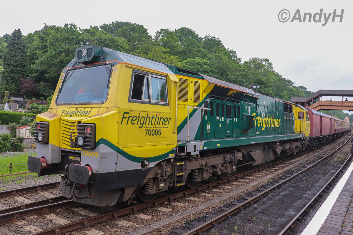 #FuglyFriday My first 70 for haulage last week, @RailFreight 70005 at the @svrofficialsite. Pictured after arrival at Bewdley, before departure from Kidderminster & running back into Bewdley on the rear of the stock for the return working. #SVRgala #Class70 #Freightliner 16/5/24