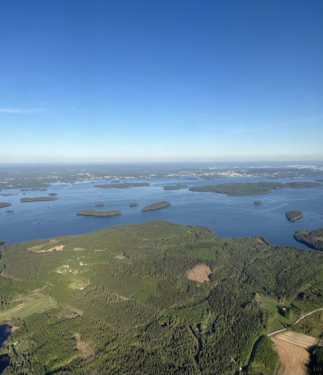 ⁦Sää suosii juhlapäivää! Itä-Suomen yliopistossa (joka mulle on edelleen Kuopion yliopisto) juhlitaan tänään #ravitsemus’opetuksen 40-vuotistaivalta ja olen yksi juhlapuhujista🥳 Täältä omakin ura lähti aikoinaan liikkeelle. @uef_phcn⁩