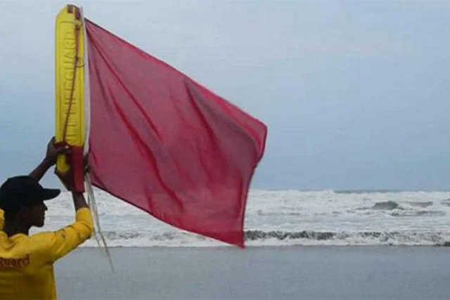 সাগরে নিম্নচাপ, চার বন্দরে ১ নম্বর সতর্কসংকেত