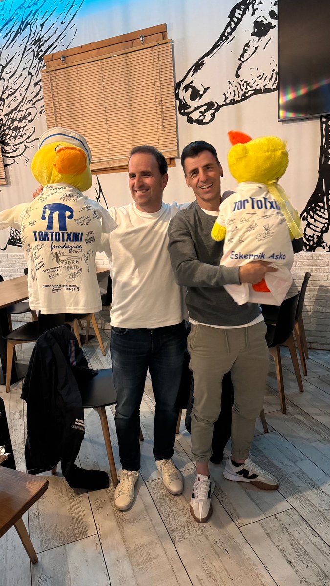 Lagunak lagun. Zorte on bikote!