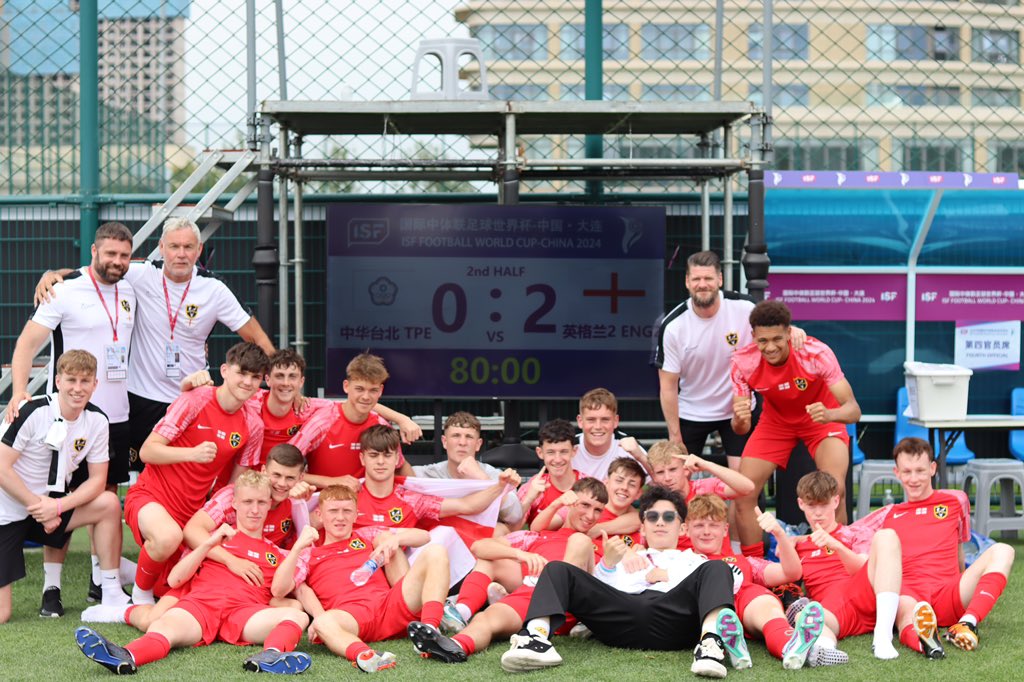 PVSportAcademy's tweet photo. 🏆 🏴󠁧󠁢󠁥󠁮󠁧󠁿 2 - 0 Chinese Taipei

🤝 The boys walk away with the win after a great performance against a well organised Chinese Taipei side! The lads look to make it 2 from 2 in the ranking games as they take on 🇧🇷 or 🇳🇬 tomorrow!

⚽️ Own Goal
⚽️ Charlie Loveday

#proud https://t.co/980foGZRrk