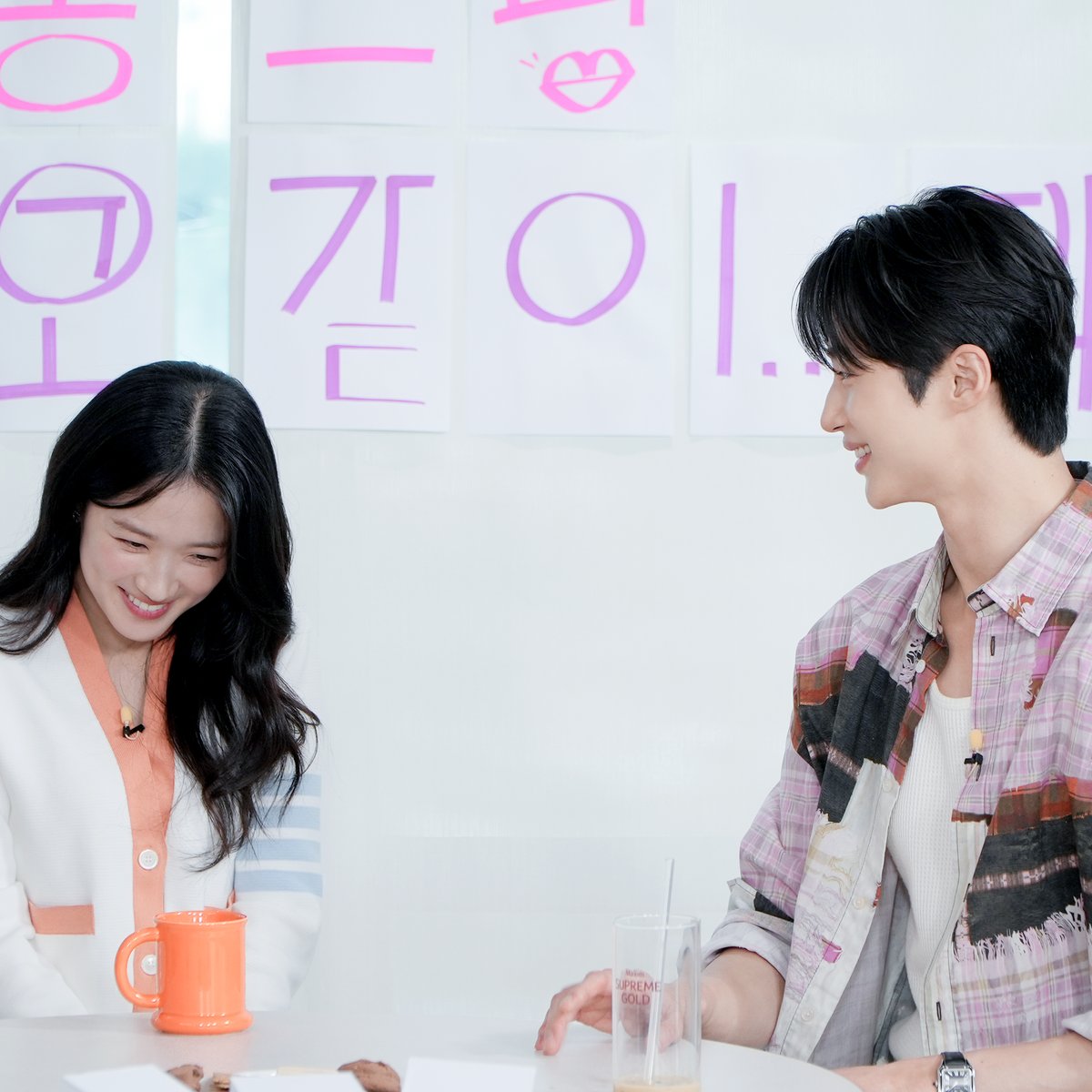 TEO_universe_'s tweet photo. 다들 변우석… 변우석… 김혜윤… 김혜윤… 하길래 예고랑 스틸 한번 봤다가

변우석… 변우석…
김혜윤… 김혜윤…

☕️2024.5.27 (월) 오후 6시 TEO 유튜브

#변우석 #김혜윤 #선재업고튀어 #선업튀 #장도연 #살롱드립2 #SalonDrip #TEO #테오 https://t.co/w0hjHHfvSK