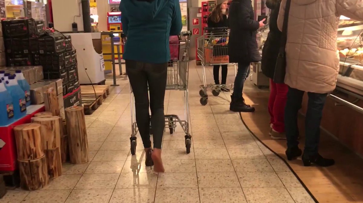 HelenaAbramov's tweet photo. #tights #strumpfhose #lostshoe #oneshoeonly #oneshoe #oneshoeoff #oneshoeon #nylonsoles #pantyhose #highheels #suntanpantyhose #oneshoeonly #dirtyfeet #dirtyfeets #dirtysoles #dirtytights #cinderella
😘😘
A shoe was stolen while I was shopping. I only took the shoe off briefly https://t.co/vC3nCISkGQ