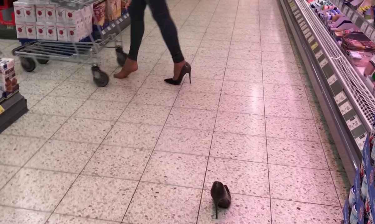 HelenaAbramov's tweet photo. #tights #strumpfhose #lostshoe #oneshoeonly #oneshoe #oneshoeoff #oneshoeon #nylonsoles #pantyhose #highheels #suntanpantyhose #oneshoeonly #dirtyfeet #dirtyfeets #dirtysoles #dirtytights #cinderella
😘😘😘
A shoe was stolen while I was shopping. I only took the shoe off briefly https://t.co/gsLSvwag4h