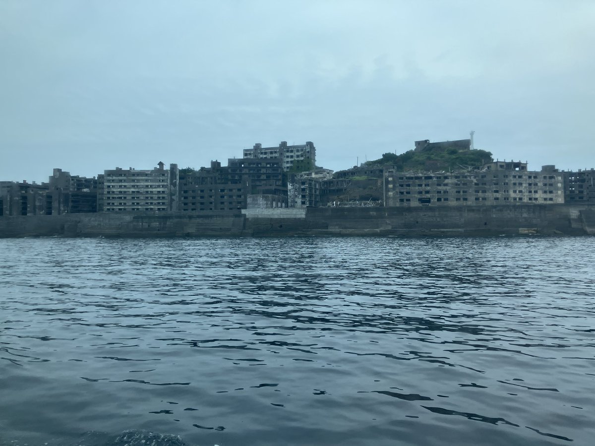 goshuuun's tweet photo. 軍艦島へ上陸。圧倒される。 https://t.co/kgk6Wg52IL
