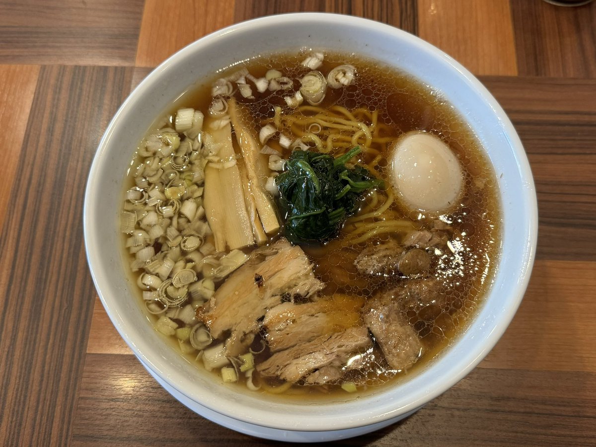 カフェみたいなお店であっさり本格醤油🍜