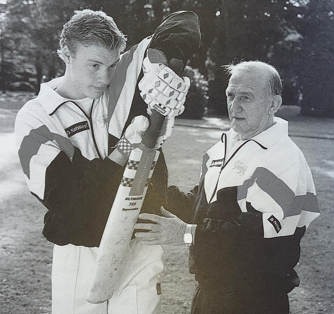 Mickey Stewart is currently the oldest living English Test cricketer- here he is coaching a young Andrew Flintoff back in the last century - I wonder if either or both of Flintoff's sons might get a run out for @lancscricket's firsts this summer?