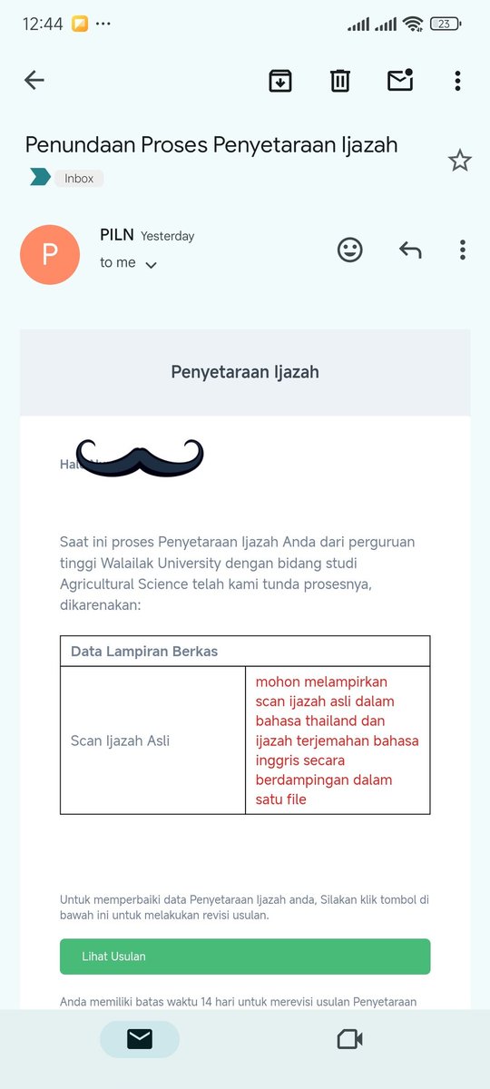 ainsyahril's tweet photo. @Kemdikbud_RI bingung mau tanya ke mana, ini ijazahnya yg diterbitkan hanya dalam bahasa inggris, pihak universitas tidak menerbitkan dalam bahasa Thai. Ngadunya ke mana gak ada pilihan dalam website piln. Gimana ya? https://t.co/2ap95pxr7W