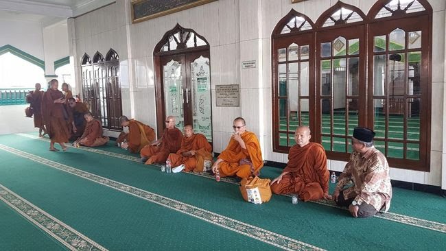 Ustadz Ahong tweet media