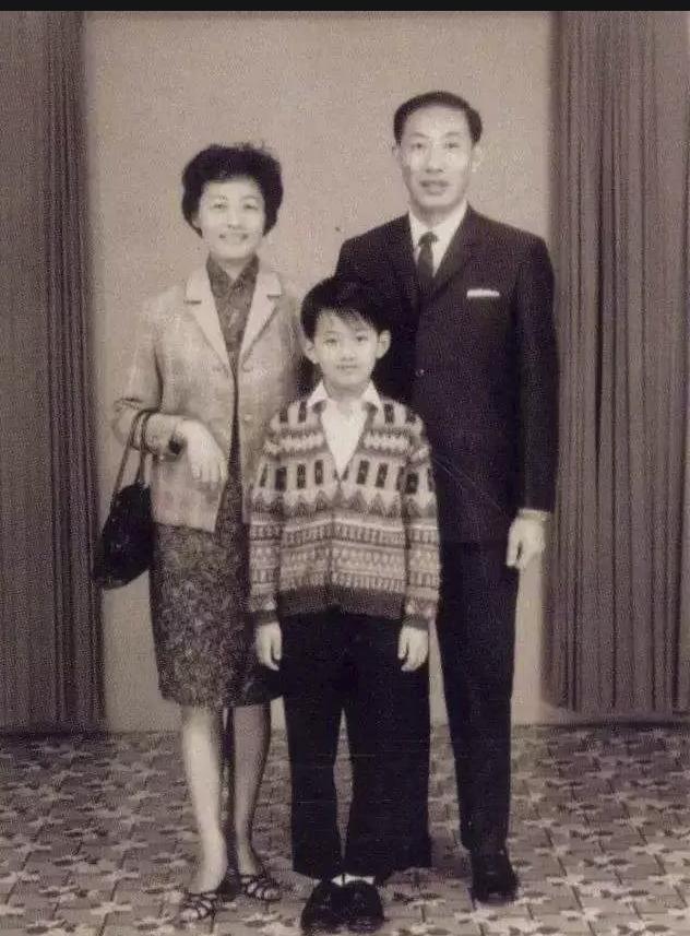 Wong Kar-wai, with his parents.