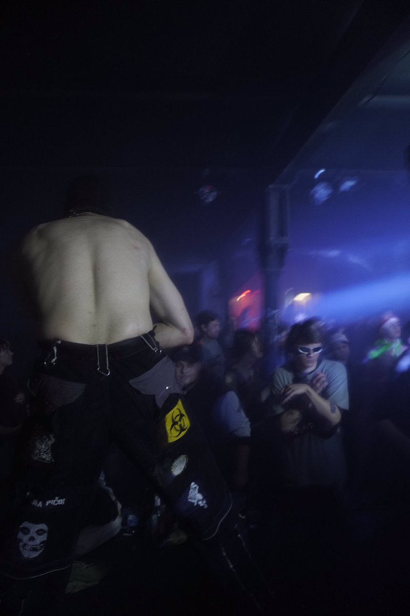 TONIGHT 🤌 RAVE ON!