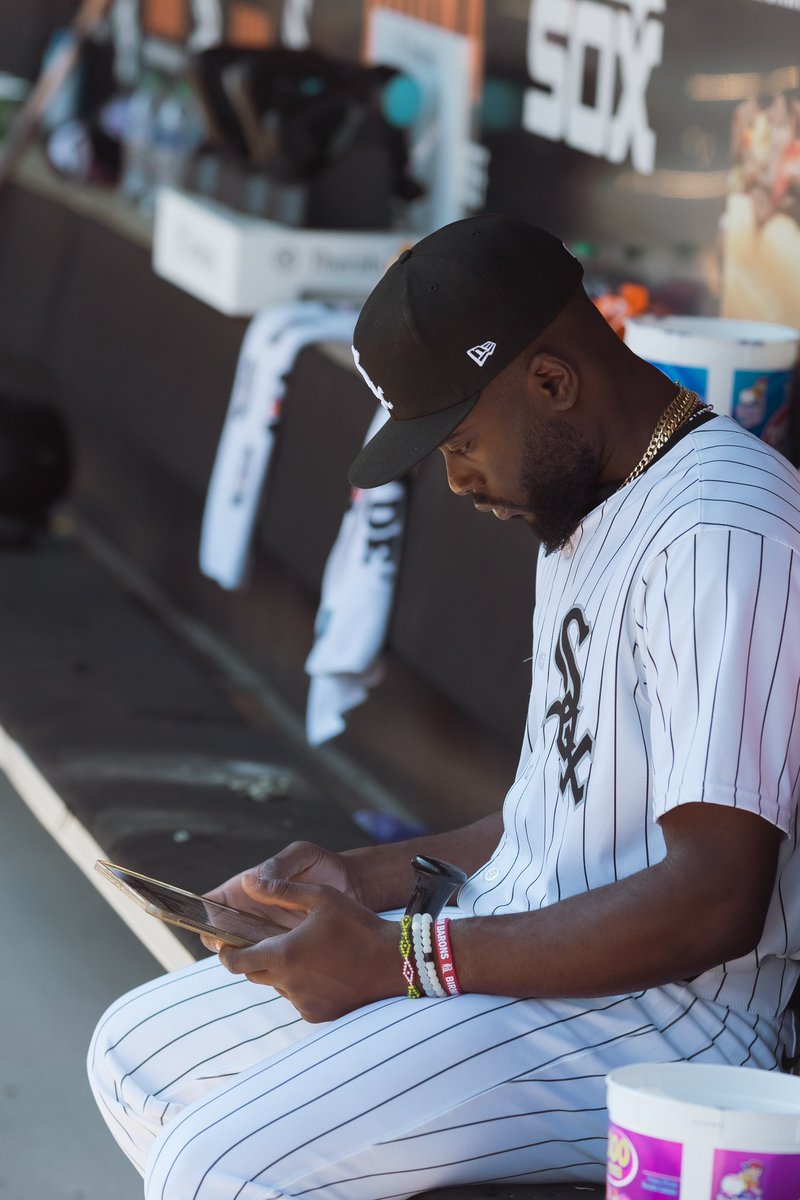 EJLvisuals's tweet photo. Dugout vibes😎📸
#mlb 
#whitesox 
#Nike @Nike https://t.co/hvV2GrXTOT