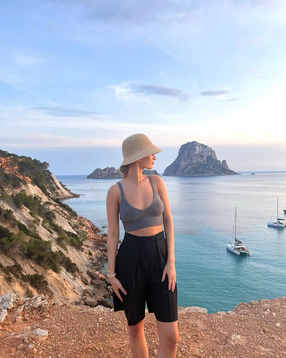 I would go back anytime, although many people come to this island for the parties, but it is much more than that! There are cheap plane tickets from Vienna again this year, a little recommendation if you are planning a vacation this year 🫶🏻