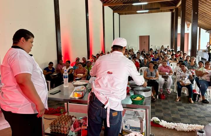 En saludo al día de las Madres en León se desarrolló con éxito el Festival Pastelero “Madres Triunfadoras de la Economía Familiar” #Nicaragua