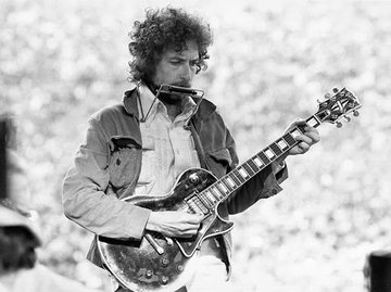 IveserVenezia's tweet photo. “Bisogna essere onesti per vivere fuori dalla legge”
Il 24 maggio 1941, a Duluth (Minnesota), nasce Bob Dylan
Tanti auguri "menestrello del rock" https://t.co/DKHlI5EcOi