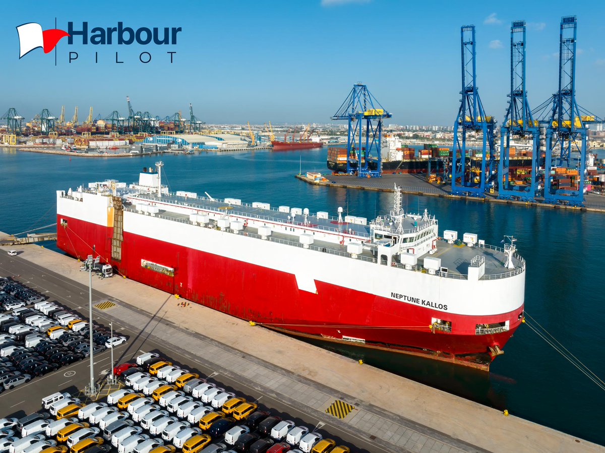 Neptune Kallos berthed Xitá dock, Valencia port. 
harbourpilot.es/wp-content/upl…
#Port #Shipping #TransportMaritime #PortOperations #GlobalTrade #MaritimePhotography #GlobalShipping #Logistics #SupplyChain #MaritimeStrategy #ShipPhotogrphy