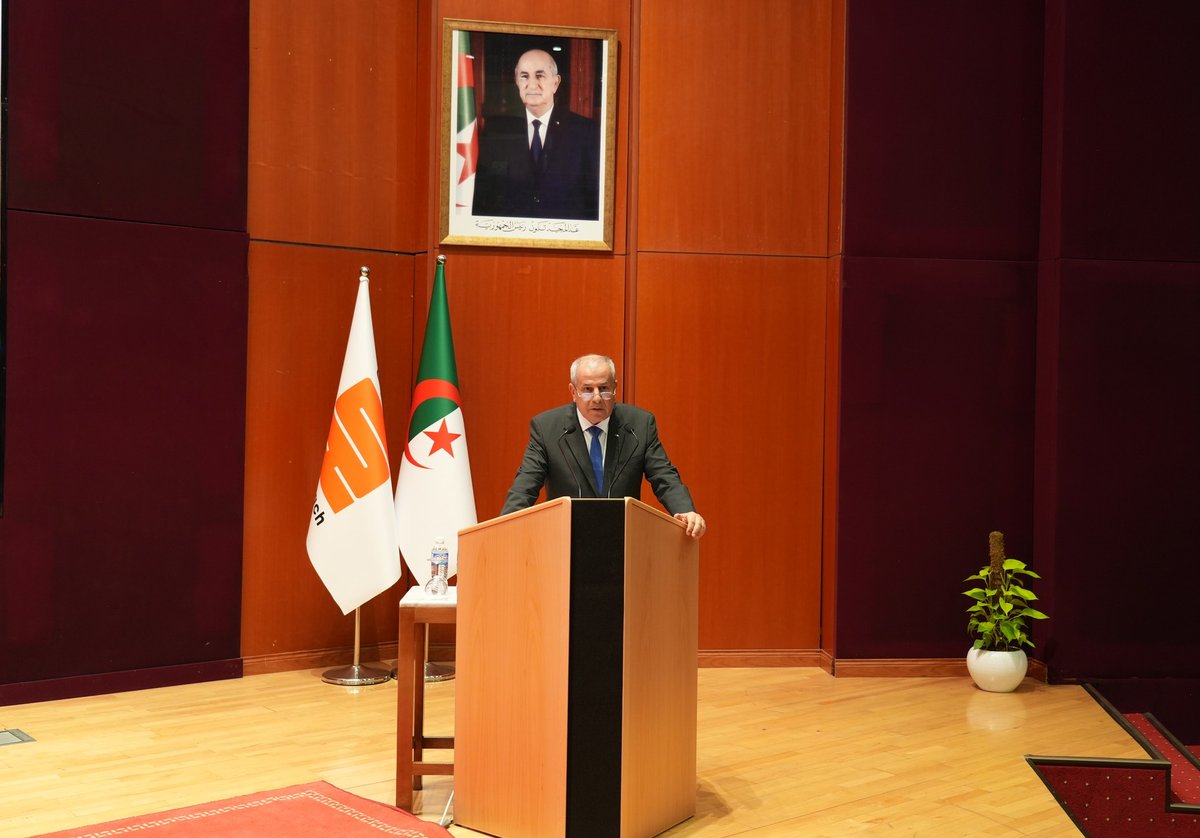 AL24Francais's tweet photo. #Sonatrach signe un contrat avec un consortium international pour la réalisation d'installations de boosting à Hassi R'mel
https://t.co/HJ9X0Mr5RX
#Algérie #Hydrocarbures #compagnies #projets https://t.co/olhy4ncm81