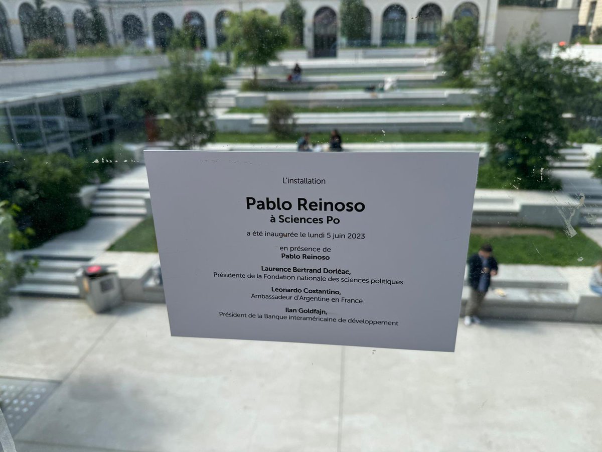 Great discussion w @AranchaGlezLaya @PSIASciencesPo on driving growth in LAC while helping to address global challenges, & the role of @the_IDB. On touring the campus, I came across a fantastic installation by artist Pablo Reinoso, coincidentally inaugurated by @igoldfajn !