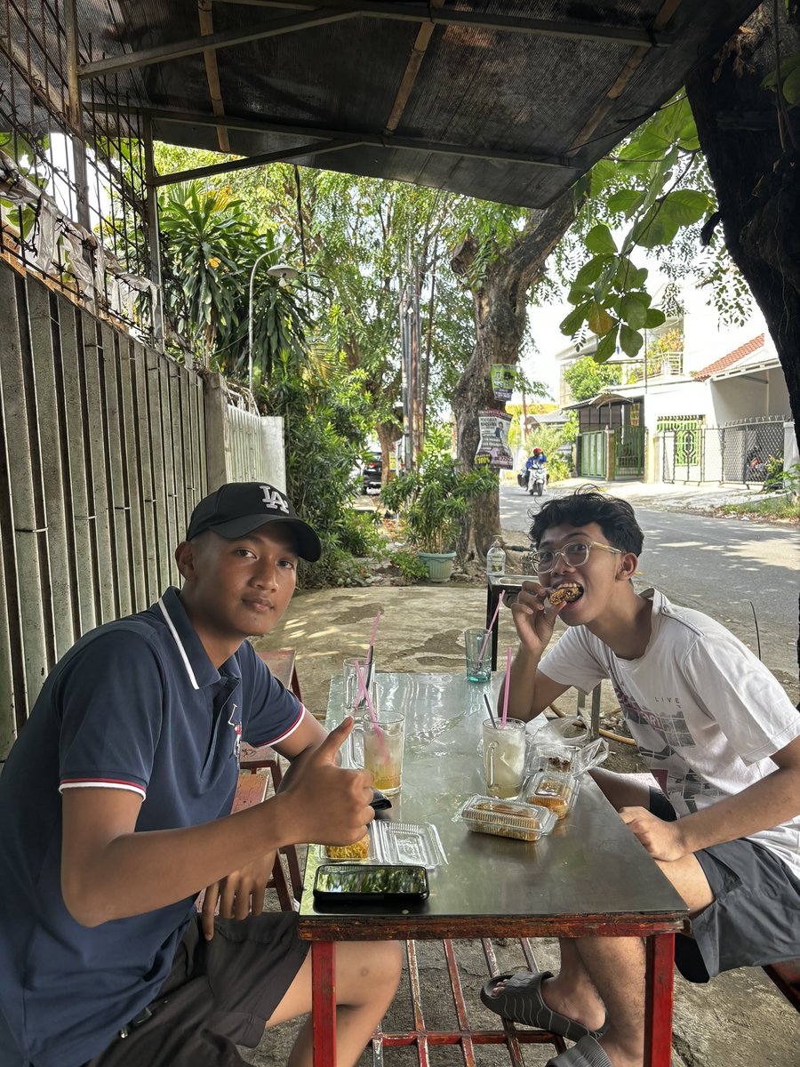 Relcuo's tweet photo. @glng_ez @PikoTheGreat_ Ini kami https://t.co/hMalog25Io
