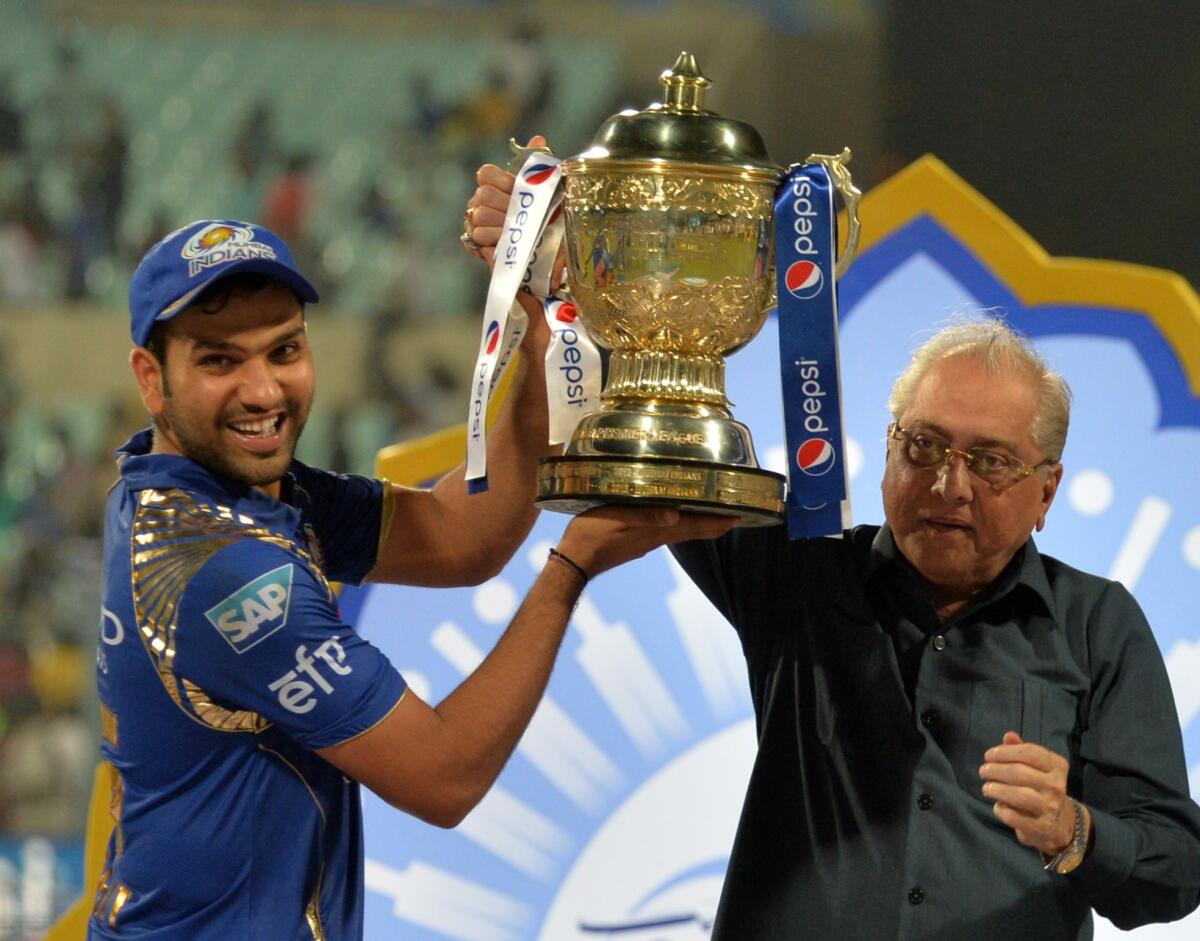CricCrazyJohns's tweet photo. MI in first 6 games: 1 win &amp; 5 loss. 
MI in next 10 games: 9 wins &amp; 1 loss.

Mumbai Indians scripted one of the greatest comeback stories ever in IPL "OTD in 2015" under the leadership of Rohit Sharma by winning the IPL for the 2nd time. 🌟 https://t.co/cgzrp1dfQq