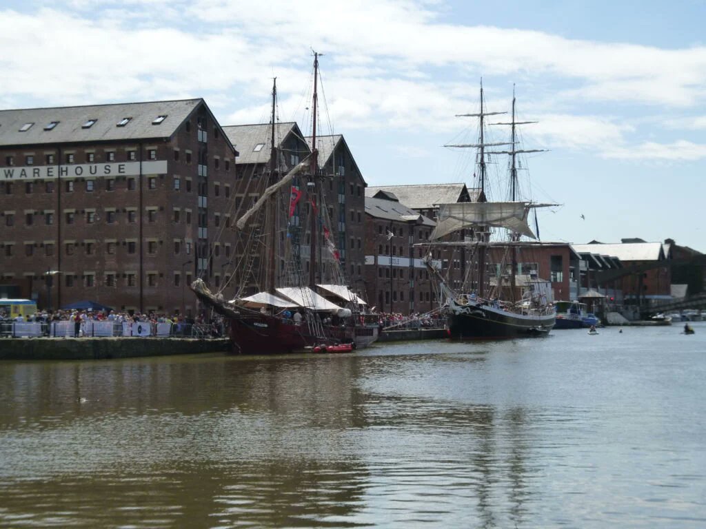 RJonTourUK tweet media