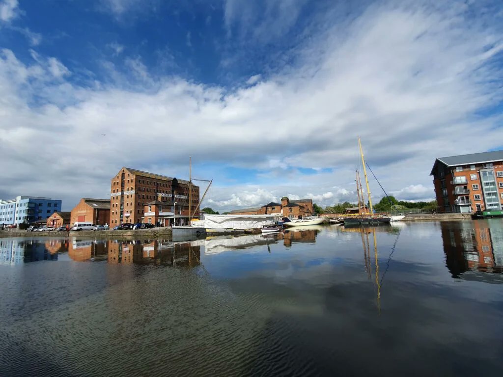 RJonTourUK tweet media