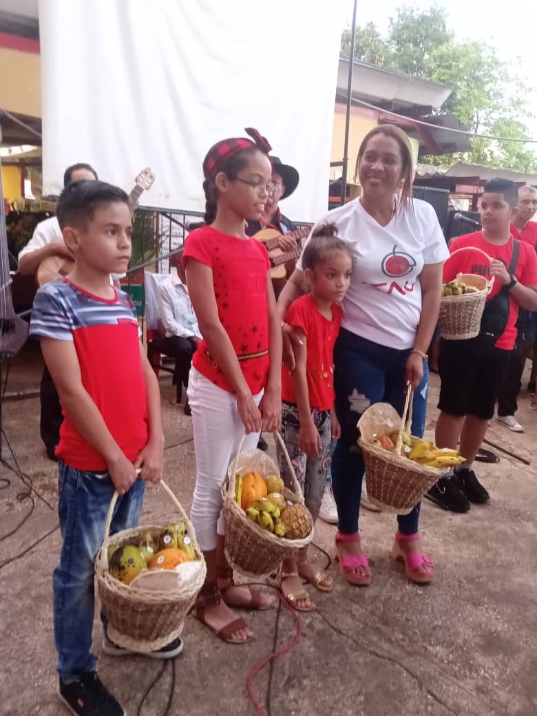 #ProvinciaGranma. Con la marca TAU, la Empresa Provincial de Acopio comienza a comercializar productos agrícolas. Es un nuevo punto de partida donde la calidad del servicio y la responsabilidad social son denominador común. #SíSePuede. @AsambleaCuba @GobiernoGranma @GobiernoCuba