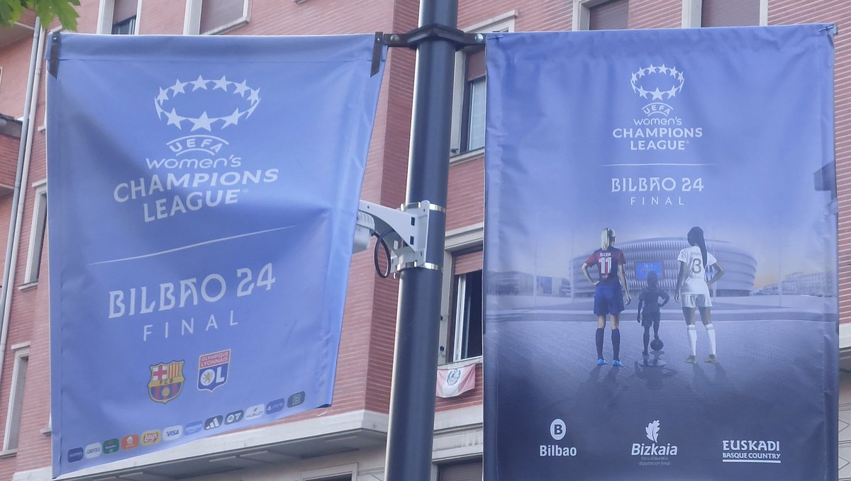 Y la ciudad hoy habla de Europa pero no de una Europa de carteles electorales sino de una final de Champions League femenina que paralizara mañana gran parte de la ciudad 💜⚽️