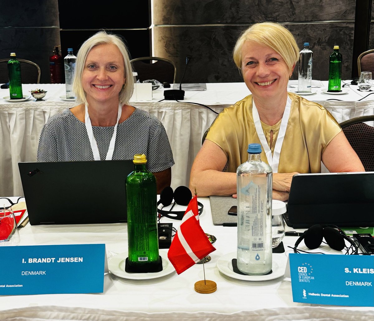 Susanne Kleist (@susannekleist) on Twitter photo Athen - demokratiets fødested - er rammen for the general meeting i Council of European Dentists #ced <a href="/Tandlaegerne/">Tandlægeforeningen</a> Emner: digitalisering, bæredygtighed og samarbejde på tværs af grænser <a href="/DKsundhed/">Indenrigs- og Sundhedsministeriet</a> Athen - demokratiets fødested - er rammen for the general meeting i Council of European Dentists #ced <a href="/Tandlaegerne/">Tandlægeforeningen</a> Emner: digitalisering, bæredygtighed og samarbejde på tværs af grænser <a href="/DKsundhed/">Indenrigs- og Sundhedsministeriet</a>