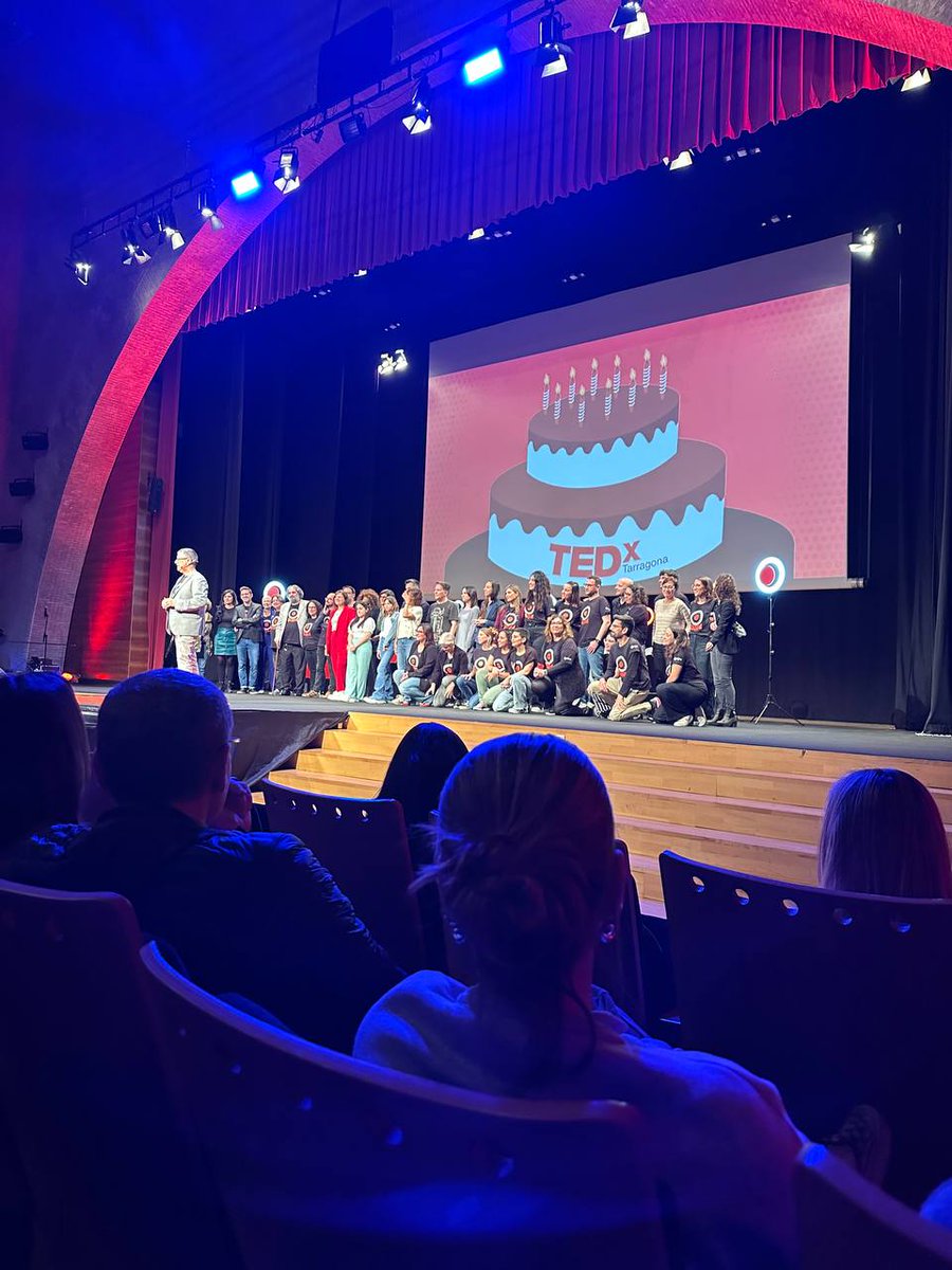 TEDxLleida's tweet photo. Quan es comparteixen idees, quan es comparteix passió, quan tiren endavant noves edicions de TEDx; només podem estar feliços i celebrar-nos!

Moltes felicitats per aquests 10 anys, @tedxtarragona

.
#tedx #tedxlleida #lleida #tarragona https://t.co/v0bO7m0Ve4