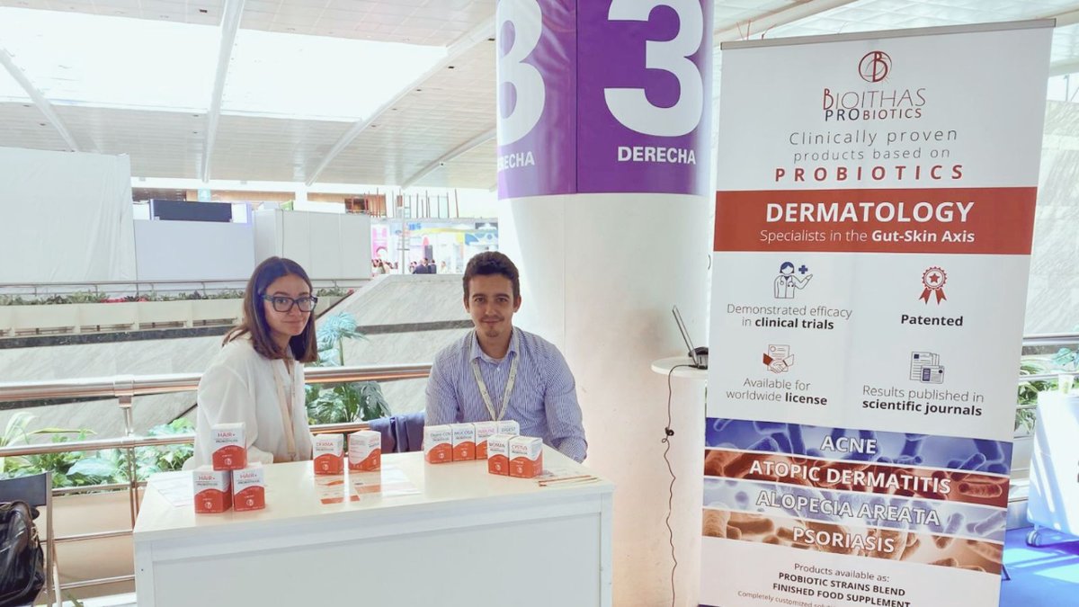 PCientificoAlic's tweet photo. #ecosistemaPCA
#Bioithas participa en el Congreso de la @eadv 
💊 Están presentado su producto para el acné (ensayo clínico publicado recientemente en ACTADV) y el probiótico para la alopecia areata (pendiente de publicar el ensayo clínico)
@APTE_es  @UA_Universidad  @ua_emprende https://t.co/Avi0ADjuBg
