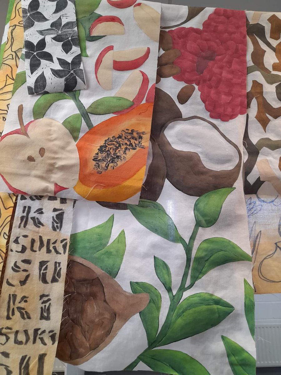 baldypidge's tweet photo. Each piece is of a different blend of @SukiTea. The owner, Oscar,himself an art school graduate, has worked with the college students for 3 years, giving them a brief, to experience of working with a real world company to design merchandise/marketing material.
#MadeinBelfast https://t.co/Ws8S9XA1F2