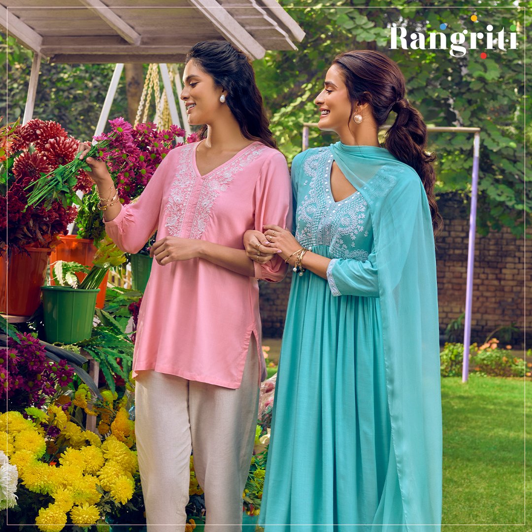 Style effortlessly to enjoy suhaane summers. 

Find the freshest styles in your nearest Rangriti store or on rangriti.com.

#SuhaaneSummers #Rangriti #MereRangHiMeriReeti
#NewCollection #SpringSummer24 #SummerFashion