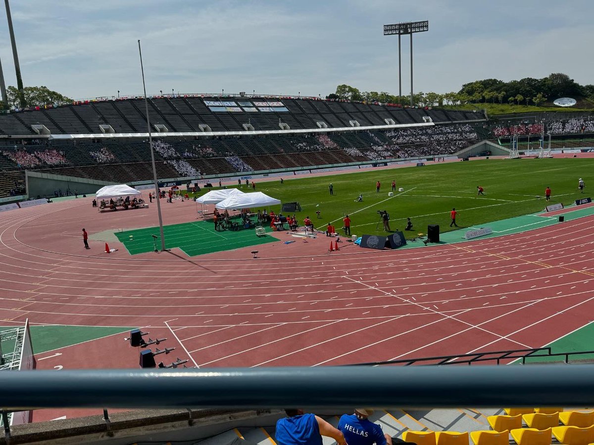 Japan_no8_hiro's tweet photo. 世界パラ陸上神戸2024に観戦&amp;視察。
初めての観戦だったけど、すごい迫力！
かなり多くの学校からも観戦に来てたし、子供達にとっても特別な経験になっ��だろうな。
レジェンドの解説も堪能😍
#世界パラ陸上神戸 
#パラスポーツ
#神戸 
#神戸ユニバー記念競技場 https://t.co/rTpfOCV7OR
