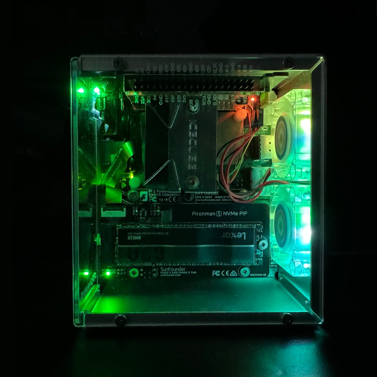 SunFounder2's tweet image. We’re thrilled to launch our brand new Pironman 5 Mini PC Case for Raspberry Pi 5!

Experience the perfect blend of sleek aluminum design, enhanced cooling, NVMe M.2 SSD support, and vibrant RGB lighting effects that illuminate your setup.  

#SunFounder #Pironman5 #RaspberryPi5