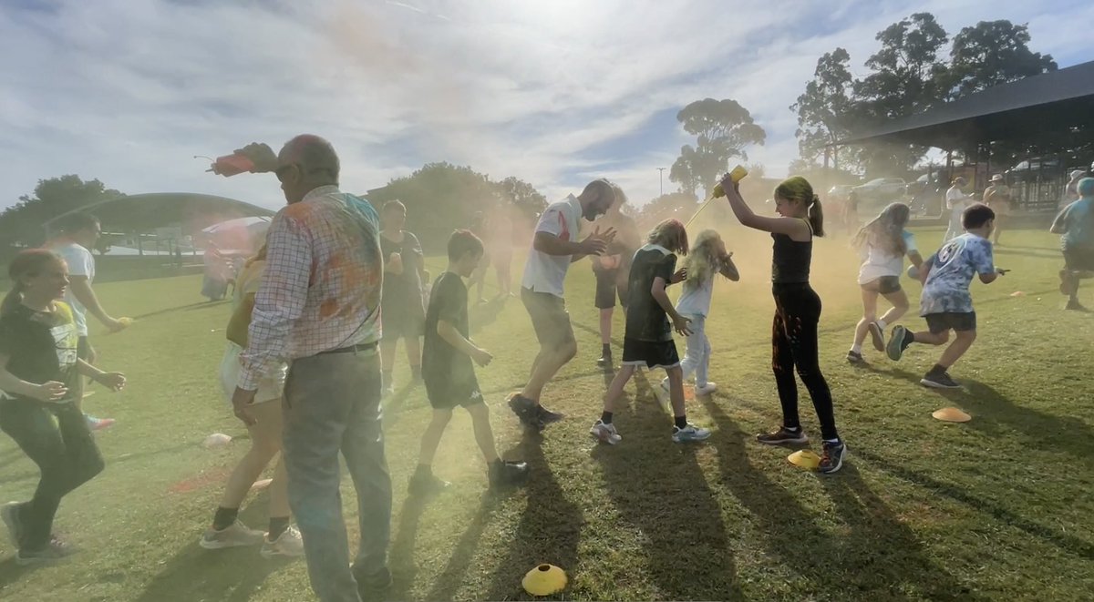 mhocarts's tweet photo. Feast Day Colour Run Obstacle Course. 🙌🏻 https://t.co/EXkTIKxdGI